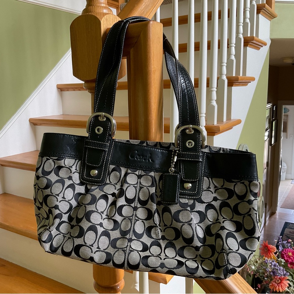 Coach Black and Gray Shoulder Bag with Classic Design